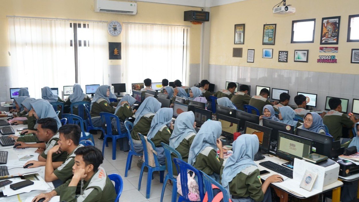 Lab. Desain Grafis SMK YPM 8 Sidoarjo